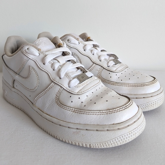 Nike Air Force 1 AF1 Triple White Lows Premium Sneakers - Picture 1 of 11